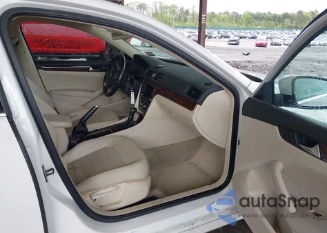 2013 Volkswagen Passat 2.5L Sel из США, поврежденный, VIN 1VWCP7A37DC100365